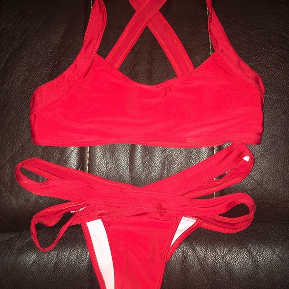 Strappy Red Zaful bikini - Picture 1 of 3